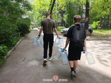 Забота в каждом действии!. В рамках акции "Маленькие добрые дела" волонтёры Народной Дружины городского округа Енакиево оказала адресную помощь Валерию Асхаб-Алиевичу