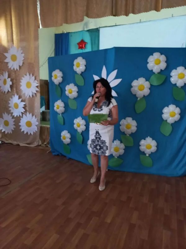 "Всё начинается с любви..." - концертно-игровая программа в День семьи, любви и верности прошла в МБУ Светлодарский городской Дворец культуры п.Новолуганское в рамках национального проекта "Семья"