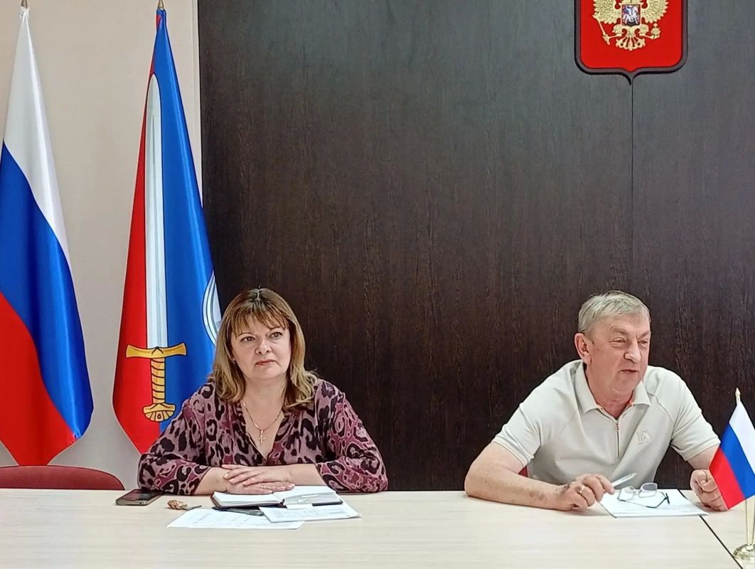 С начальником управления жилищно-коммунального хозяйства администрации округа Татьяной Коляденко провели очередное заседание штаба по подготовке инфраструктуры к осенне-зимнему периоду С начальником управления жилищно-коммунального хозяйства администрации округа Татьяной Коляденко провели очередное заседание штаба по подготовке инфраструктуры к осенне-зимнему периоду
