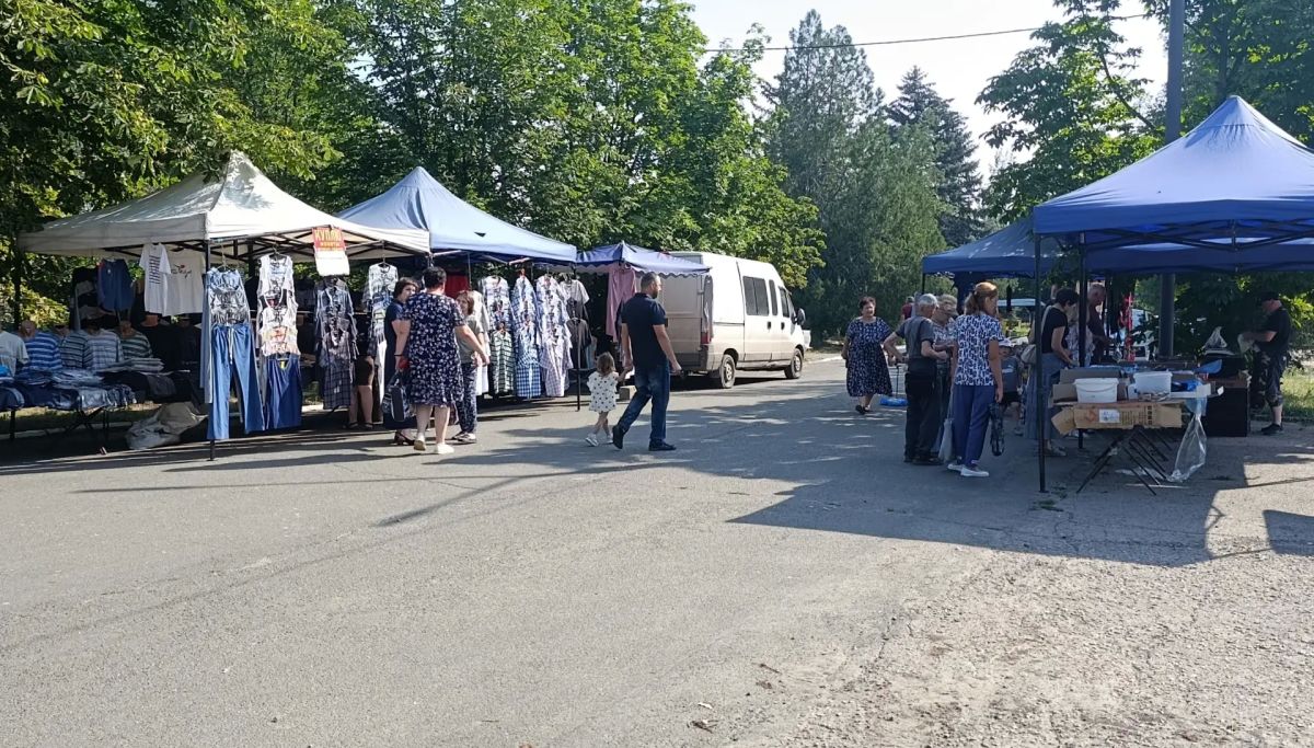 Для жителей Старобешевского округа прошла выездная торговая ярмарка Для жителей Старобешевского округа прошла выездная торговая ярмарка