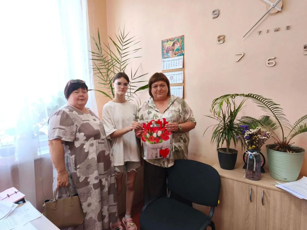 Сегодня один из самых светлых и добрых праздников нашей страны – День семьи, любви и верности, который традиционно отмечаем в День святых Петра и Февронии Сегодня один из самых светлых и добрых праздников нашей страны – День семьи, любви и верности, который традиционно отмечаем в День святых Петра и Февронии