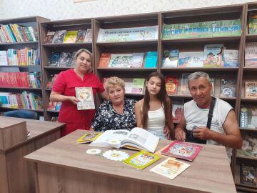 8 июля в сельских Домах культуры и библиотеках состоялся ряд мероприятий ко Дню семьи, любви и верности — это особенный праздник, который отмечается в России 8 июля и посвящен памяти святых Петра и Февронии, покровителей...
