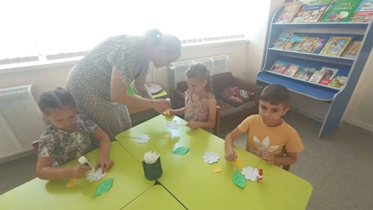 Каждому лепестку — по улыбке! Каждому лепестку — по улыбке!