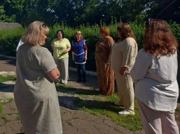 В рамках поручения Главы Республики Дениса Пушилина, 8 июля, спикер-активист Татьяна Синяговская и депутат Народного Совета Наталья Бурцева провели встречу с жителями района на подведомственной территории пгт Ясиновка по ул....
