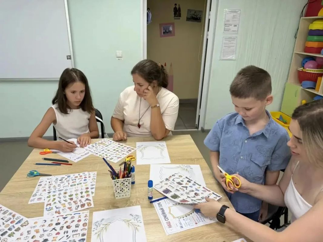 Активисты Володарского округа присоединились к Всероссийской акции «Родные Любимые»! Активисты Володарского округа присоединились к Всероссийской акции «Родные Любимые»!