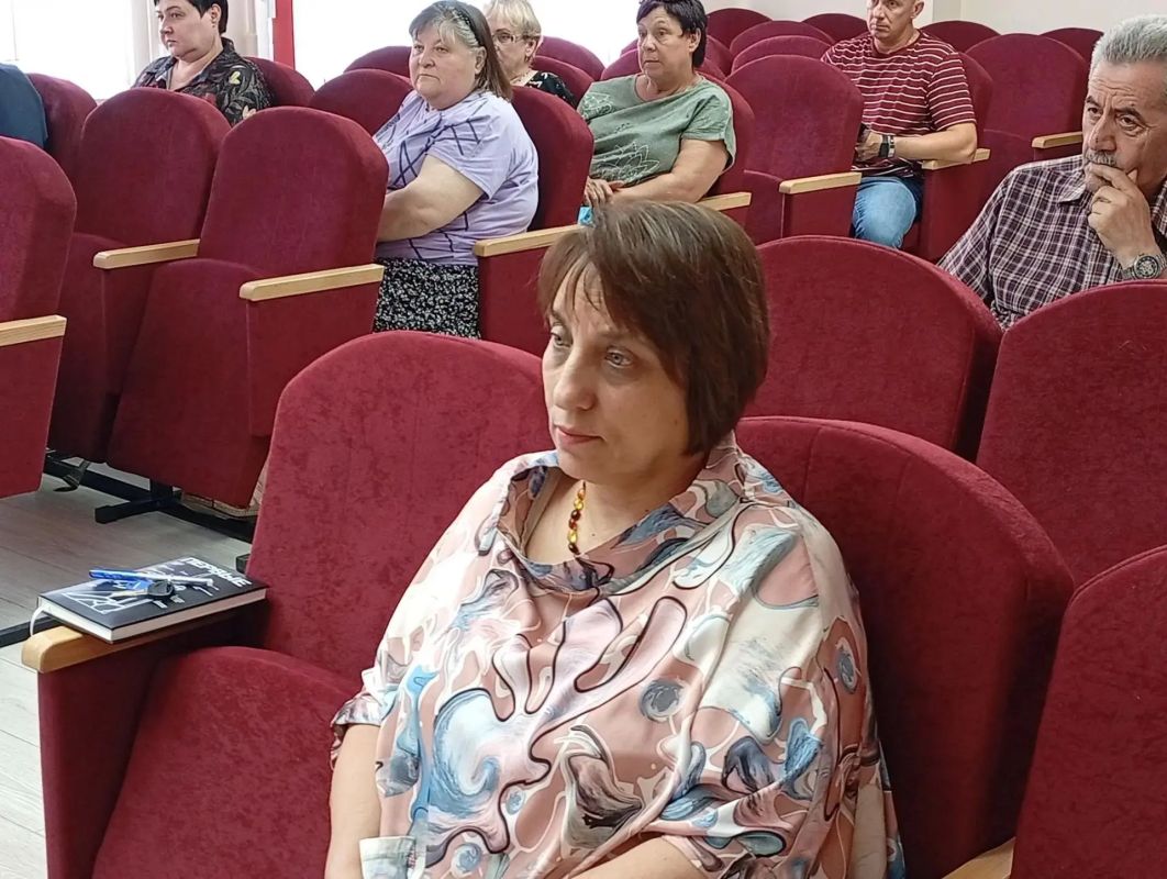 С начальником управления жилищно-коммунального хозяйства администрации округа Татьяной Коляденко провели очередное заседание штаба по подготовке инфраструктуры к осенне-зимнему периоду С начальником управления жилищно-коммунального хозяйства администрации округа Татьяной Коляденко провели очередное заседание штаба по подготовке инфраструктуры к осенне-зимнему периоду