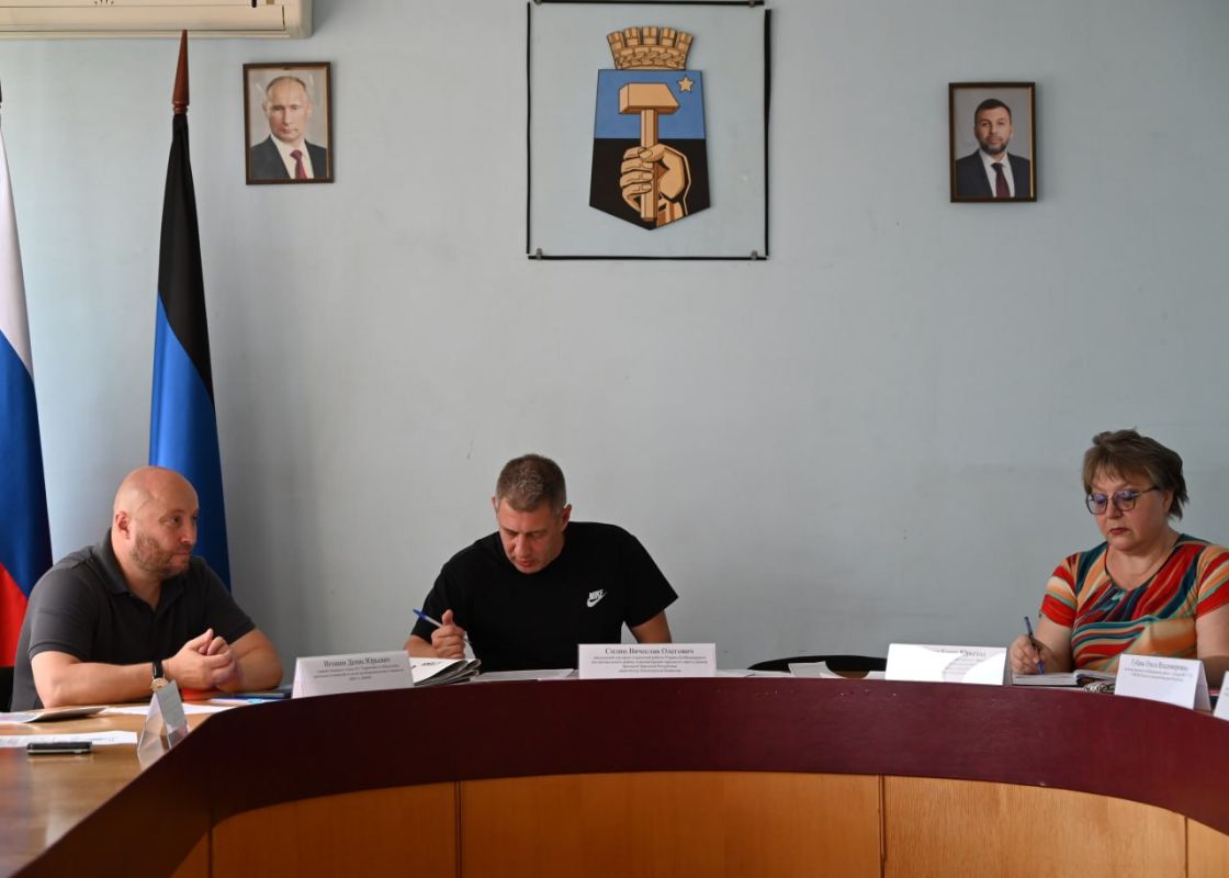 Иван Адамец: В Управе Куйбышевского района прошло очередное заседание комиссии по делам несовершеннолетних