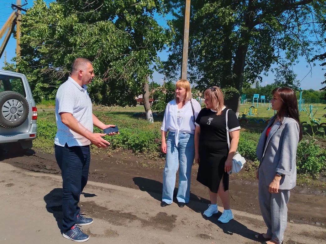 В рамках исполнения поручения Главы ДНР Дениса Пушилина, направленного на поддержание открытого и конструктивного диалога между властью и населением, заместитель главы администрации Волновахского муниципального округа Олег...