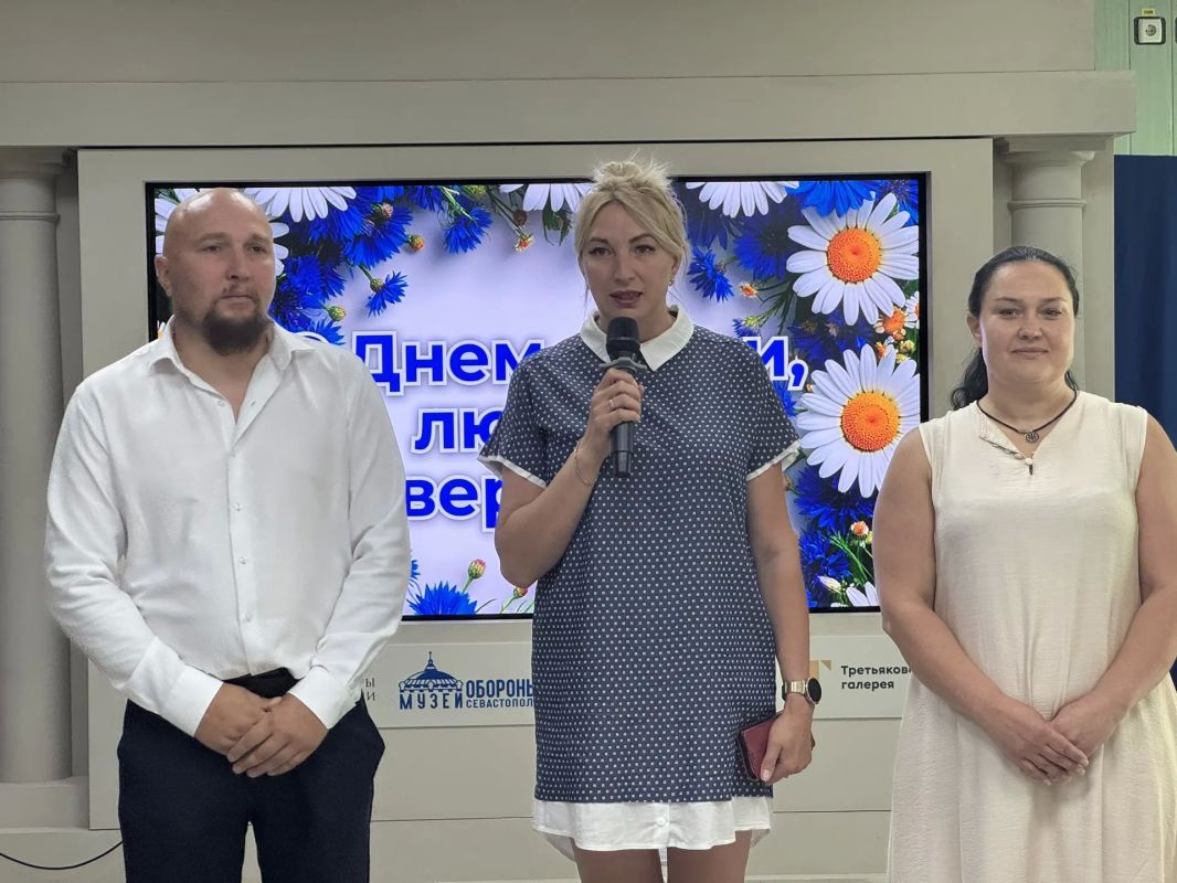 Семья — там, где сердце!. В праздник семьи, любви и верности в Мангуше случился настоящий праздник добра и единства Семья — там, где сердце!. В праздник семьи, любви и верности в Мангуше случился настоящий праздник добра и единства