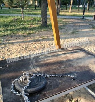 В «Гулливере» снова сломали детскую площадку