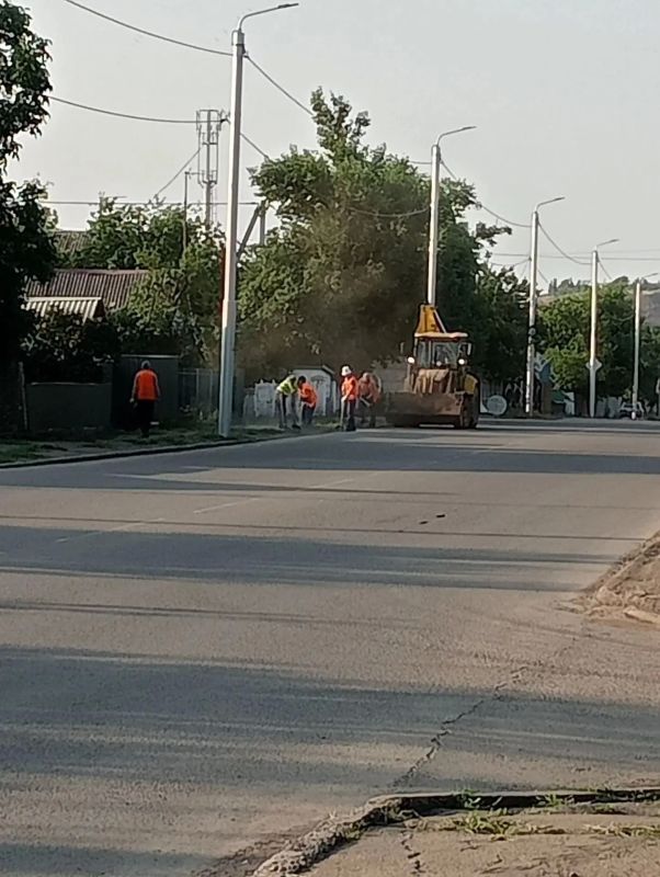 В городском округе Снежное продолжается летняя уборка дорог В городском округе Снежное продолжается летняя уборка дорог