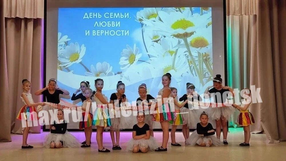 Литературно-музыкальная гостиная «Мелодии любви и верности» была проведена в рамках проекта «Культура Малой Родины» в клубе села Бирюки Литературно-музыкальная гостиная «Мелодии любви и верности» была проведена в рамках проекта «Культура Малой Родины» в клубе села Бирюки