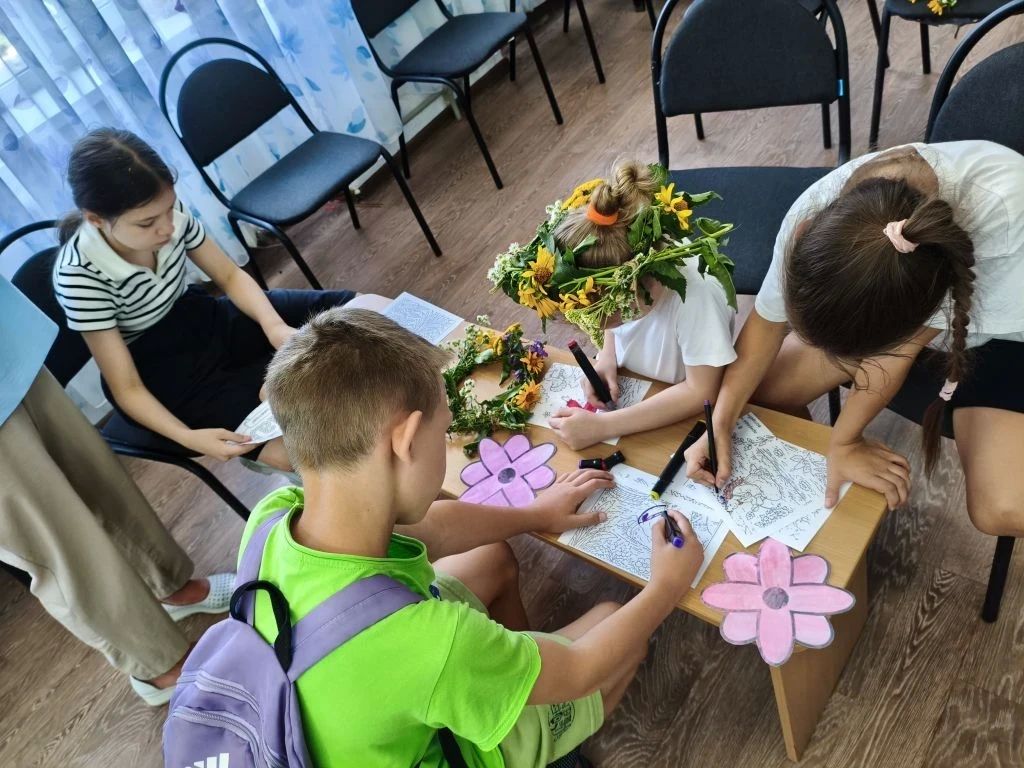 «Тепло семейных сердец» - мероприятие в Центре детского и юношеского творчества Куйбышевского района ко Дню семьи, любви и верности «Тепло семейных сердец» - мероприятие в Центре детского и юношеского творчества Куйбышевского района ко Дню семьи, любви и верности