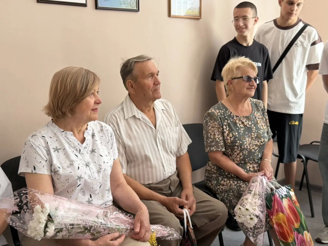 «Счастье там, где есть любовь» - поздравление семей юбиляров с Днем семьи, любви и верности «Счастье там, где есть любовь» - поздравление семей юбиляров с Днем семьи, любви и верности