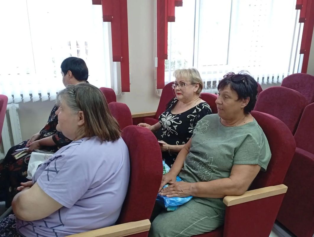 С начальником управления жилищно-коммунального хозяйства администрации округа Татьяной Коляденко провели очередное заседание штаба по подготовке инфраструктуры к осенне-зимнему периоду С начальником управления жилищно-коммунального хозяйства администрации округа Татьяной Коляденко провели очередное заседание штаба по подготовке инфраструктуры к осенне-зимнему периоду