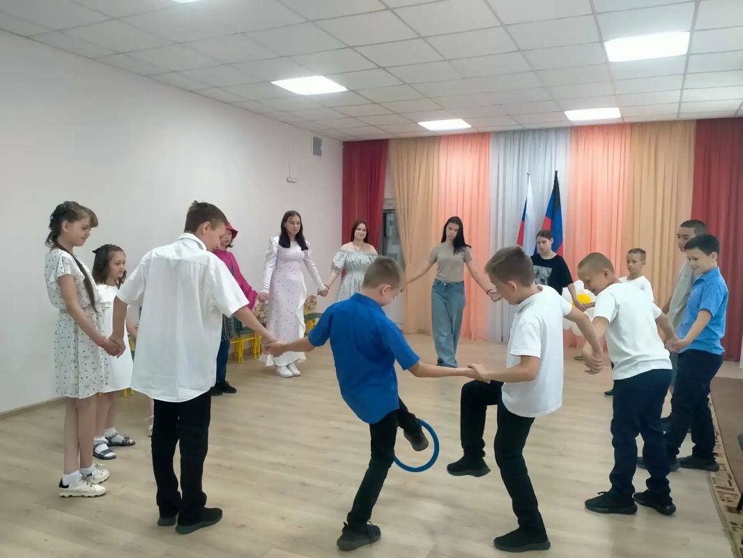 День семьи, любви и верности: праздник добра и семейных ценностей в Шахтерске День семьи, любви и верности: праздник добра и семейных ценностей в Шахтерске