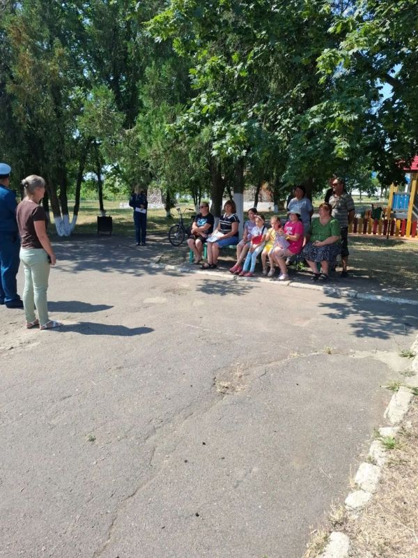 Сегодня начальник Коньковского территориального сектора провела встречу с жителями села Коньково Сегодня начальник Коньковского территориального сектора провела встречу с жителями села Коньково