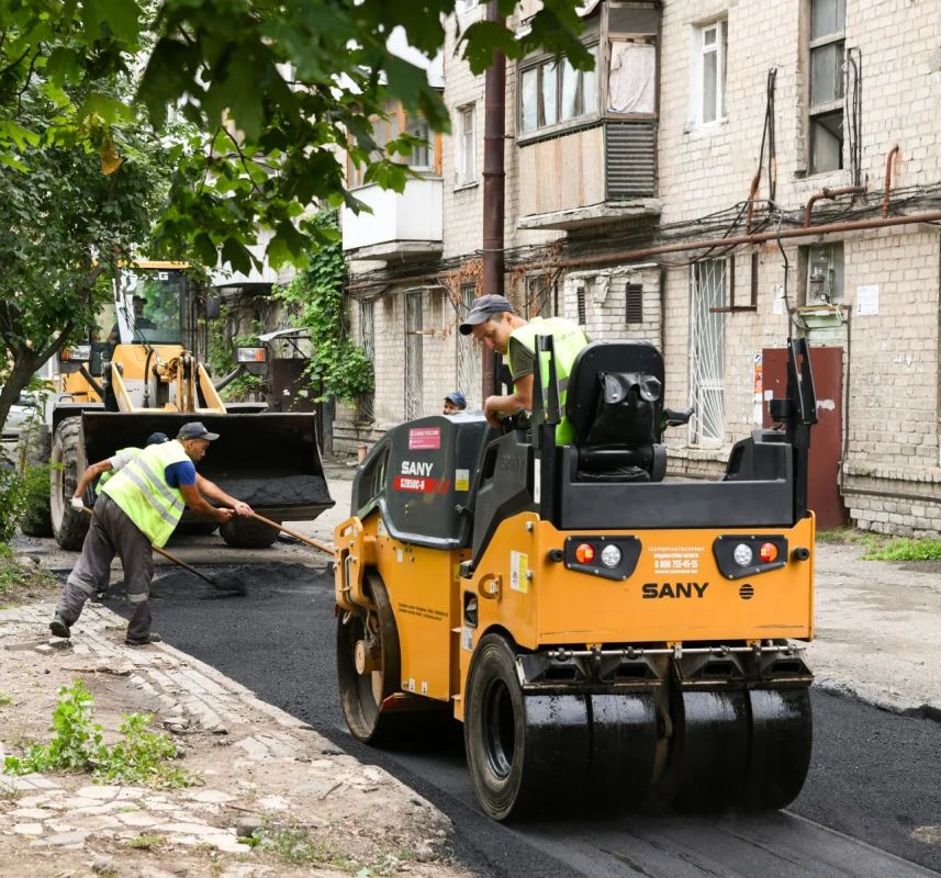 Ремонт внутриквартальных дорог продолжается: работы идут в Киевском районе Донецка Ремонт внутриквартальных дорог продолжается: работы идут в Киевском районе Донецка