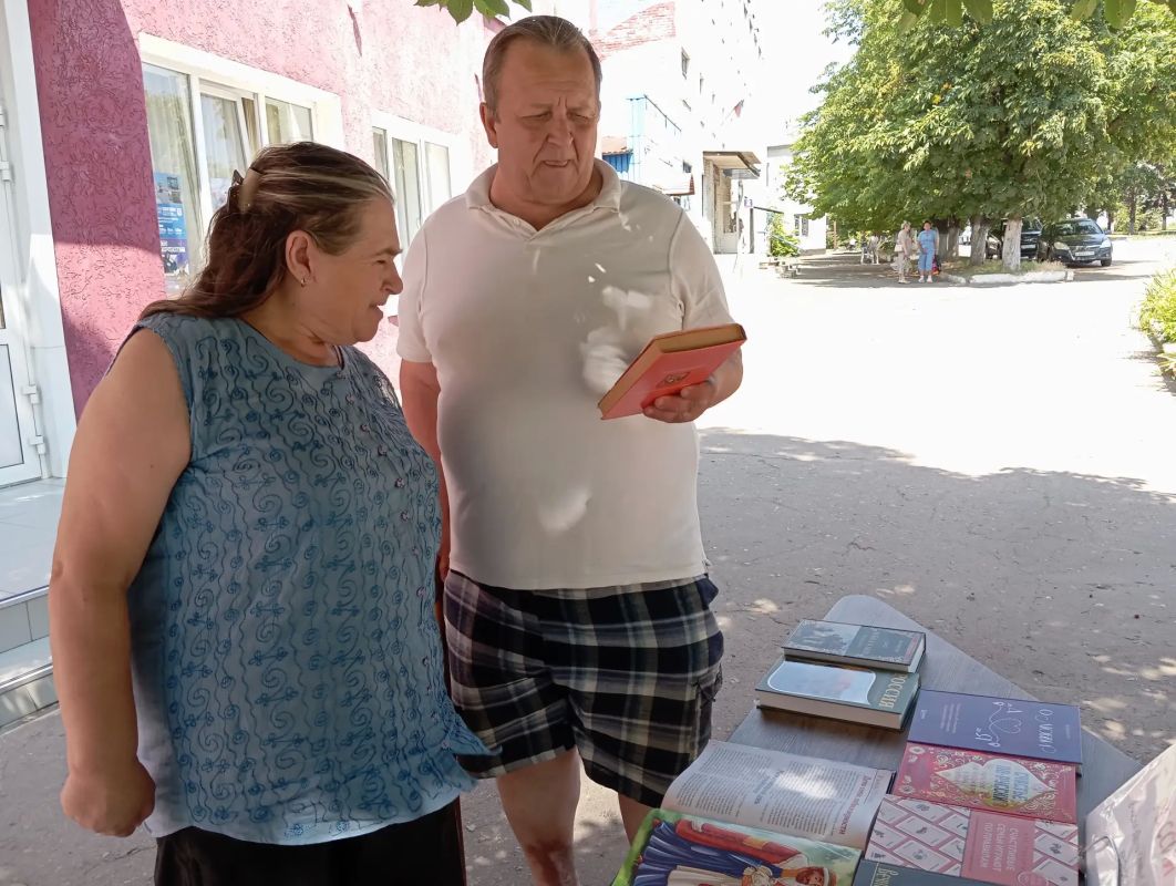 В рамках празднования Дня семьи, любви и верности в центральной городской модельной библиотеке прошла развлекательная программа «Семья — вот истинное счастье!» В рамках празднования Дня семьи, любви и верности в центральной городской модельной библиотеке прошла развлекательная программа «Семья — вот истинное счастье!»