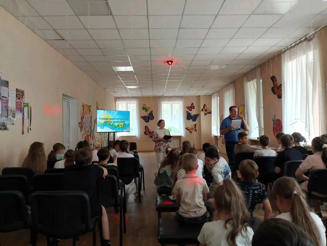 В Енакиево подвели итоги работы летней досуговой площадки «Арт-каникулы» В Енакиево подвели итоги работы летней досуговой площадки «Арт-каникулы»