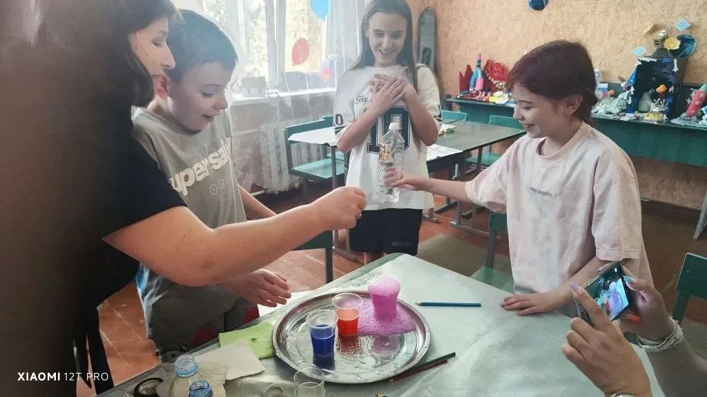 Сегодня на площадке досуга на базе станции юных техников и натуралистов царила настоящая атмосфера научного открытия! Сегодня на площадке досуга на базе станции юных техников и натуралистов царила настоящая атмосфера научного открытия!