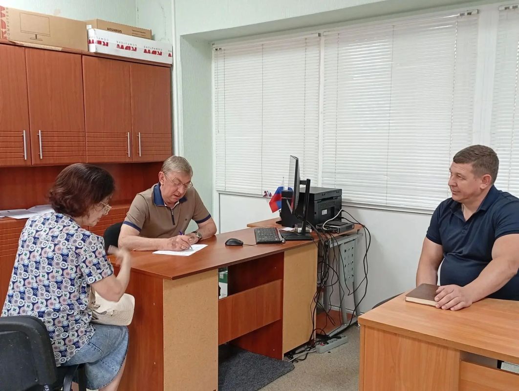 Провел очередной личный прием в администрации округа Провел очередной личный прием в администрации округа