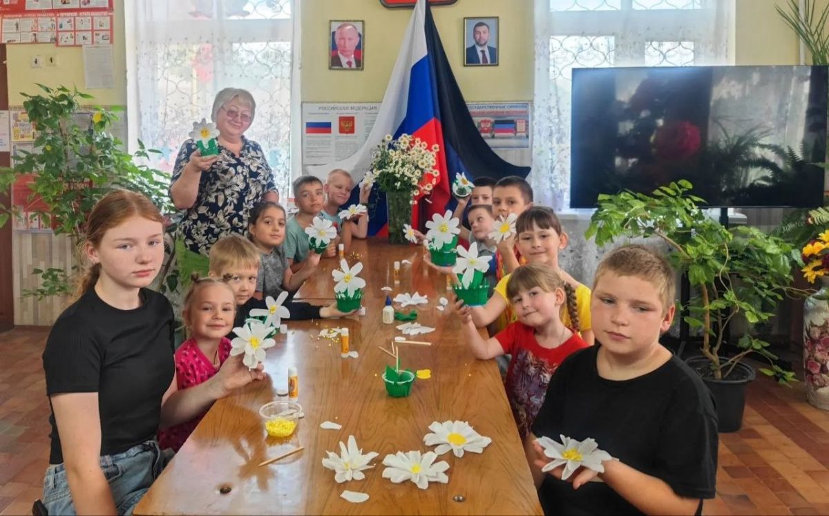 В Снежном отметили День семьи, любви и верности В Снежном отметили День семьи, любви и верности