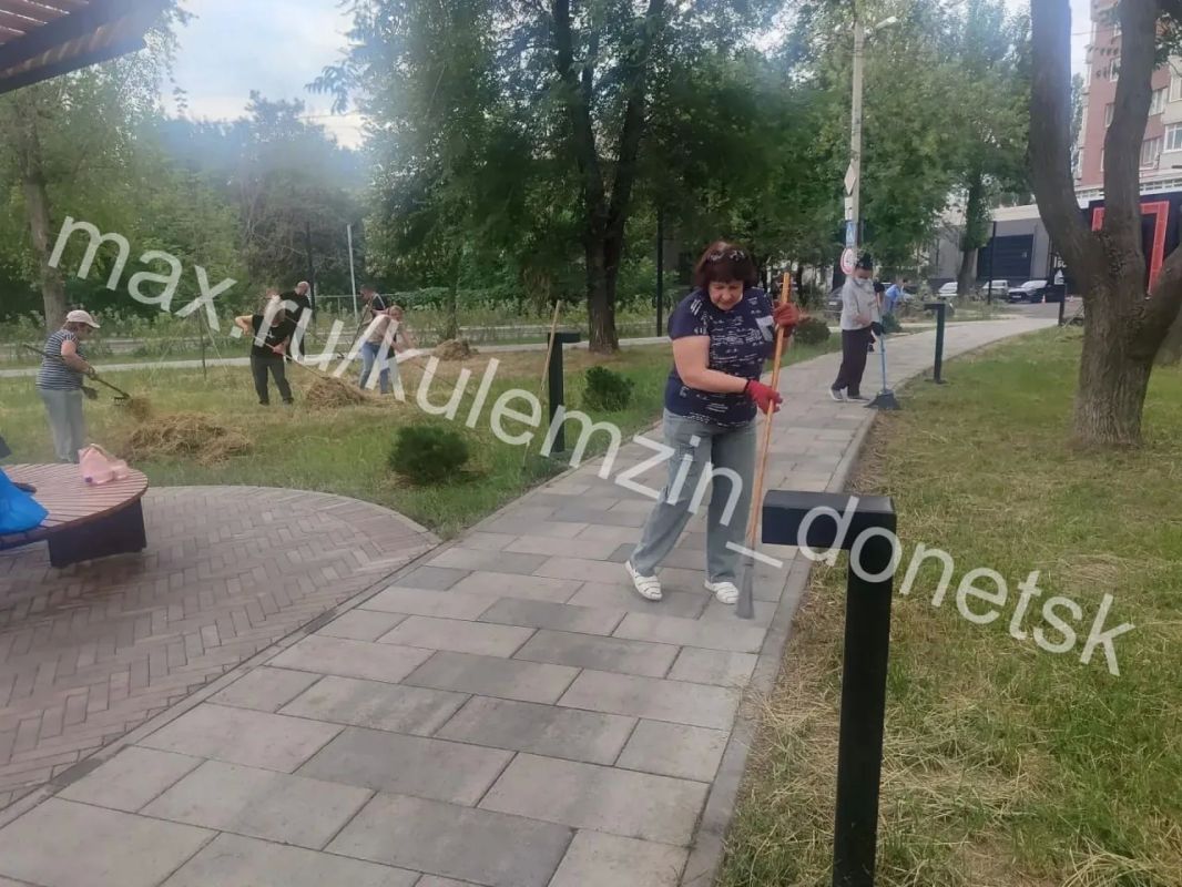 Акция «Чистый четверг» во всех районах Донецка! Акция «Чистый четверг» во всех районах Донецка!