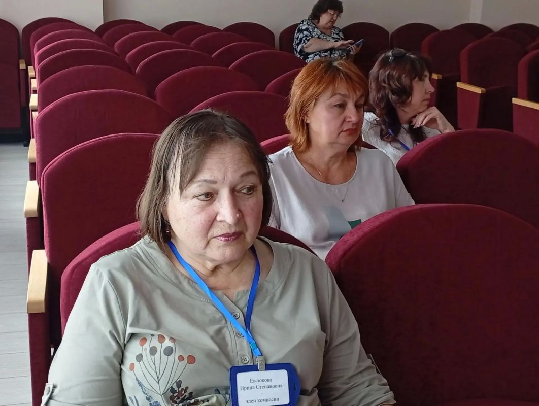 Сегодня заместитель главы администрации округа Ирина Богданова провела очередное заседание комиссии по делам несовершеннолетних и защите их прав на территории Ясиноватского муниципального округа Сегодня заместитель главы администрации округа Ирина Богданова провела очередное заседание комиссии по делам несовершеннолетних и защите их прав на территории Ясиноватского муниципального округа