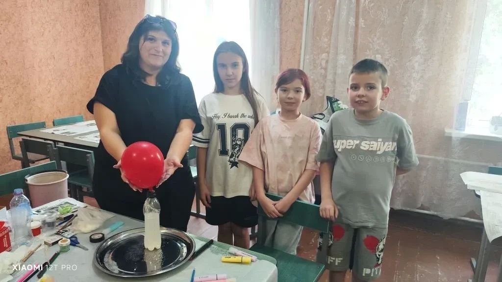Сегодня на площадке досуга на базе станции юных техников и натуралистов царила настоящая атмосфера научного открытия! Сегодня на площадке досуга на базе станции юных техников и натуралистов царила настоящая атмосфера научного открытия!