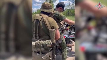 Бойцы спасли 10-летнюю девочку, которая одна пряталась в подвале Константиновки