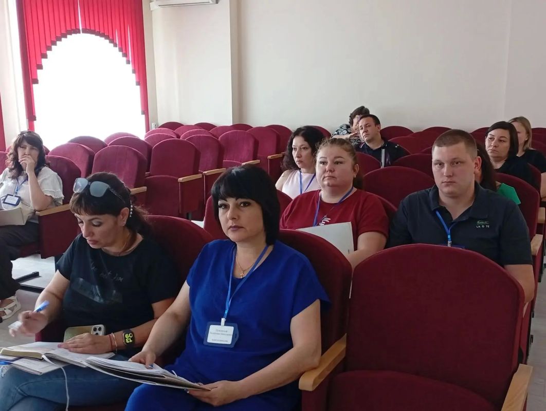 Сегодня заместитель главы администрации округа Ирина Богданова провела очередное заседание комиссии по делам несовершеннолетних и защите их прав на территории Ясиноватского муниципального округа Сегодня заместитель главы администрации округа Ирина Богданова провела очередное заседание комиссии по делам несовершеннолетних и защите их прав на территории Ясиноватского муниципального округа