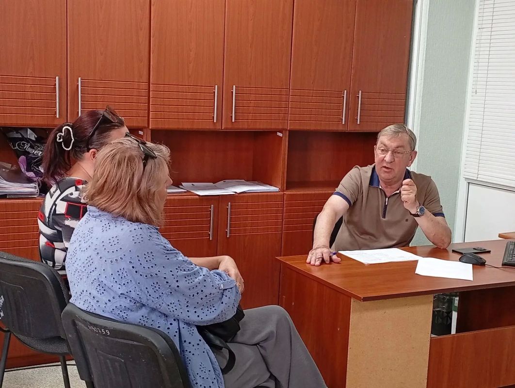 Провел очередной личный прием в администрации округа Провел очередной личный прием в администрации округа