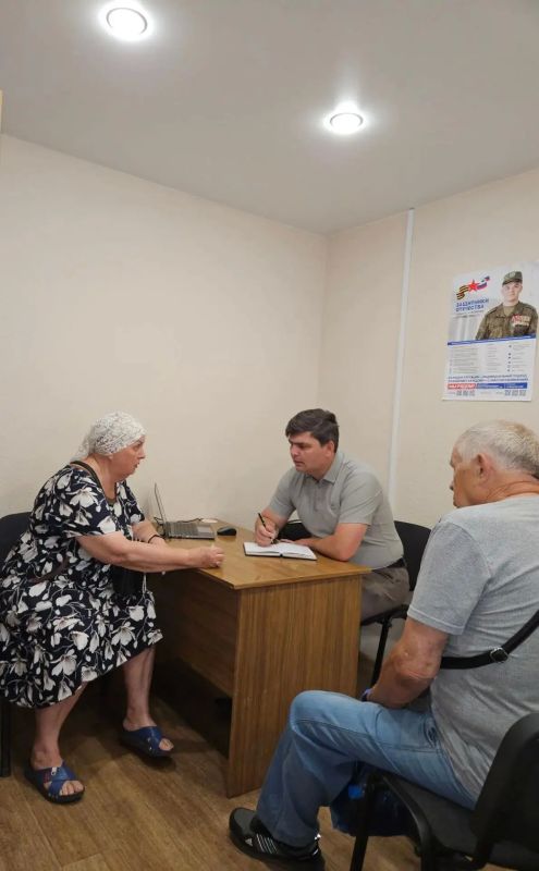 Сегодня, 9 июля Глава муниципального образования городской округ Торез Чесноков А.В. провел прием членов семей погибших бойцов участников СВО в Филиале ГФ «Защитники Отечества» по Донецкой Народной... Сегодня, 9 июля Глава муниципального образования городской округ Торез Чесноков А.В. провел прием членов семей погибших бойцов участников СВО в Филиале ГФ «Защитники Отечества» по Донецкой Народной...