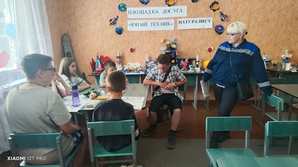 Сегодня на площадке досуга на базе станции юных техников и натуралистов царила настоящая атмосфера научного открытия! Сегодня на площадке досуга на базе станции юных техников и натуралистов царила настоящая атмосфера научного открытия!