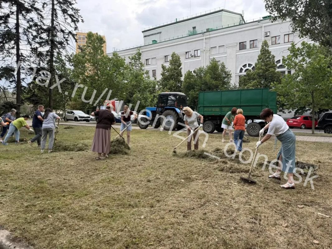 Акция «Чистый четверг» во всех районах Донецка! Акция «Чистый четверг» во всех районах Донецка!