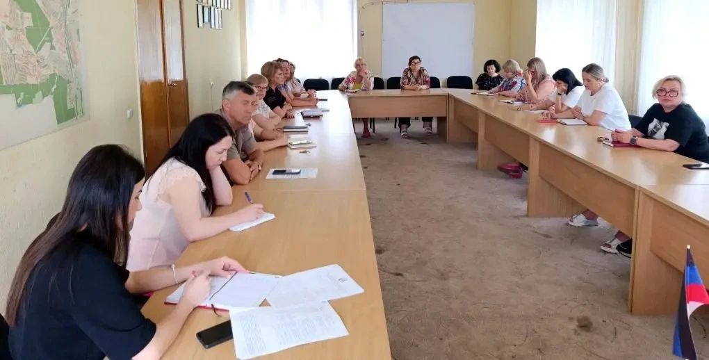 Наталья Бегуненко: В рамках проекта «Моя карьера» в Управе Петровского внутригородского района Администрации городского округа Донецк прошла лекция по теме «Социальный контракт» Наталья Бегуненко: В рамках проекта «Моя карьера» в Управе Петровского внутригородского района Администрации городского округа Донецк прошла лекция по теме «Социальный контракт»