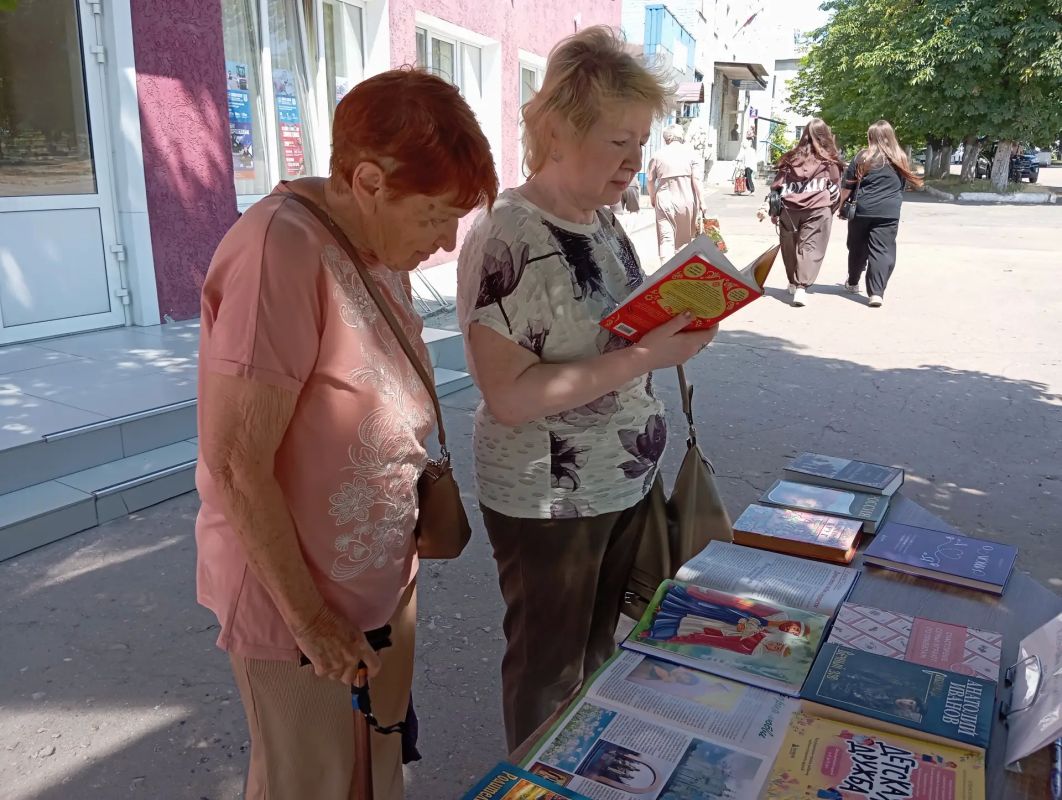 В рамках празднования Дня семьи, любви и верности в центральной городской модельной библиотеке прошла развлекательная программа «Семья — вот истинное счастье!» В рамках празднования Дня семьи, любви и верности в центральной городской модельной библиотеке прошла развлекательная программа «Семья — вот истинное счастье!»