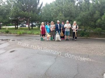 Сотрудники учреждений культуры присоединились к акции "Чистый четверг"