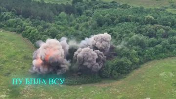 Удары ФАБ с УМПК по насыпной переправе в районе села Маяки в ДНР, по расположению противника в селе Захаровка и по пункту управления БПЛА в районе в районе села Рубленое Харьковской области