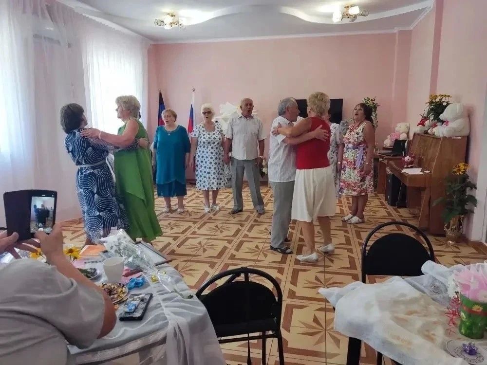 Семья - опора общества: в Харцызске чествовали крепкие супружеские пары Семья - опора общества: в Харцызске чествовали крепкие супружеские пары