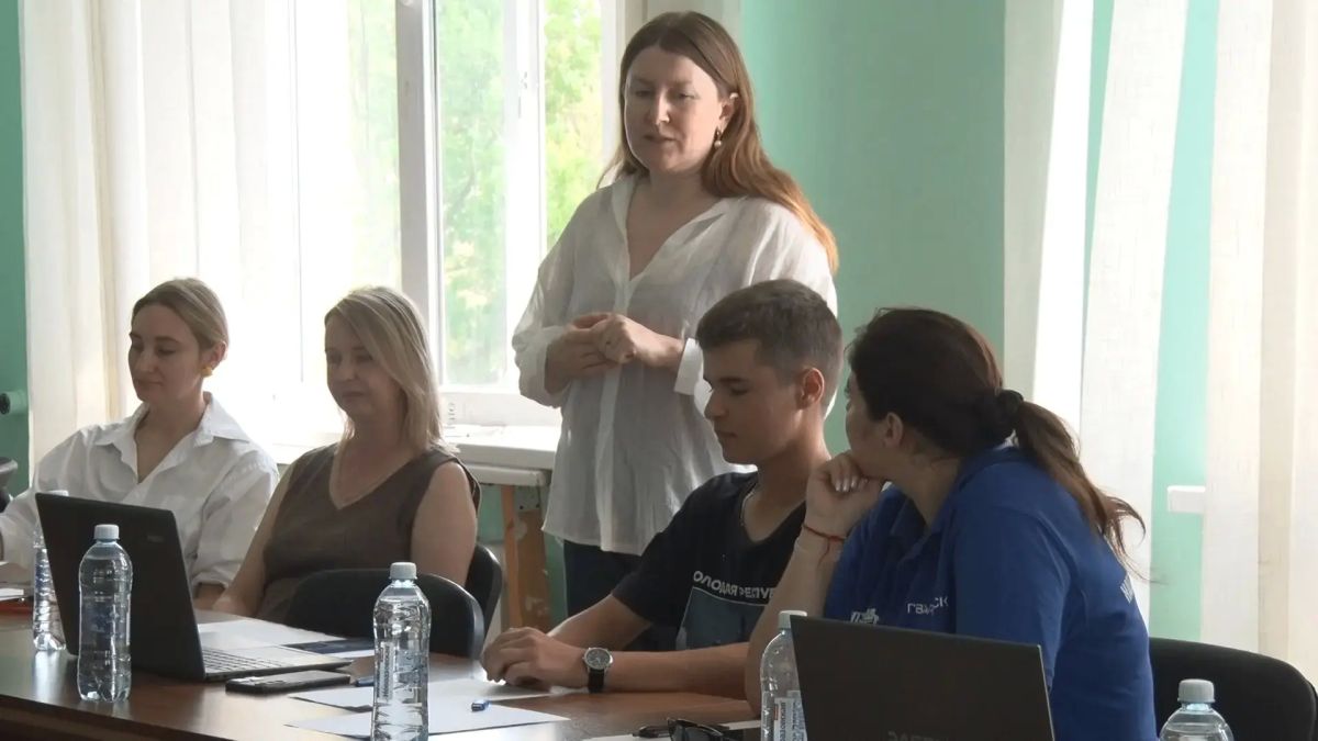 Глава Новоазовского муниципального округа Василий Овчаров принял участие в муниципальном творческого конкурса проектов в сфере креативного туризма и разработки туристических маршрутов «Открой Донбасс: туристический потенциал... Глава Новоазовского муниципального округа Василий Овчаров принял участие в муниципальном творческого конкурса проектов в сфере креативного туризма и разработки туристических маршрутов «Открой Донбасс: туристический потенциал...