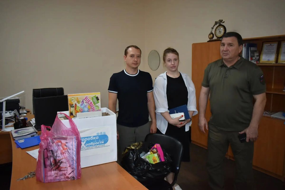 Добрые сердца Амвросиевского округа дарят радость детям! Добрые сердца Амвросиевского округа дарят радость детям!