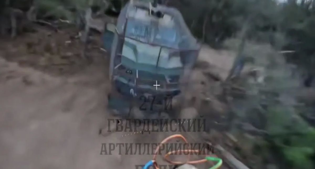 Уничтожение украинских САУ Богдана и Гвоздика в Красноторке недалеко от Краматорска Уничтожение украинских САУ Богдана и Гвоздика в Красноторке недалеко от Краматорска