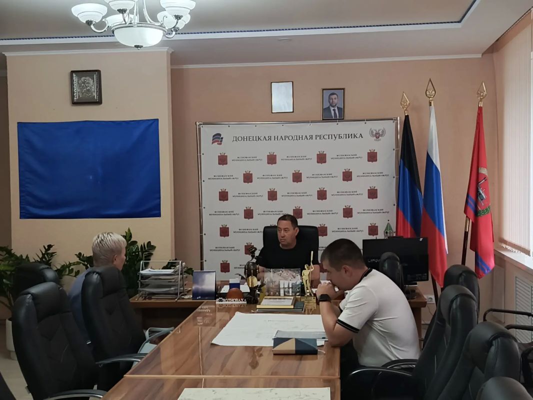 Константин Зинченко: Провел личный прием граждан совместно с руководителями профильных структурных подразделений администрации Волновахского муниципального округа Константин Зинченко: Провел личный прием граждан совместно с руководителями профильных структурных подразделений администрации Волновахского муниципального округа