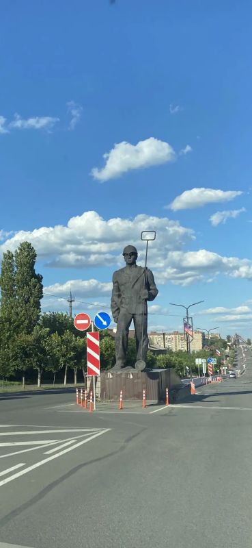 Более тысячи километров проехала наша съемочная группа по Донбассу, чтобы снять новый цикл фильмов «Я вернусь», режиссёра Юлии Клименко, о прекрасных русских людях Более тысячи километров проехала наша съемочная группа по Донбассу, чтобы снять новый цикл фильмов «Я вернусь», режиссёра Юлии Клименко, о прекрасных русских людях