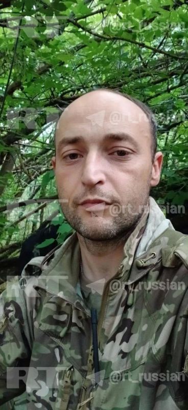 Штурмовик в одиночку форсировал реку и зачистил от врага две улицы села в ДНР Штурмовик в одиночку форсировал реку и зачистил от врага две улицы села в ДНР
