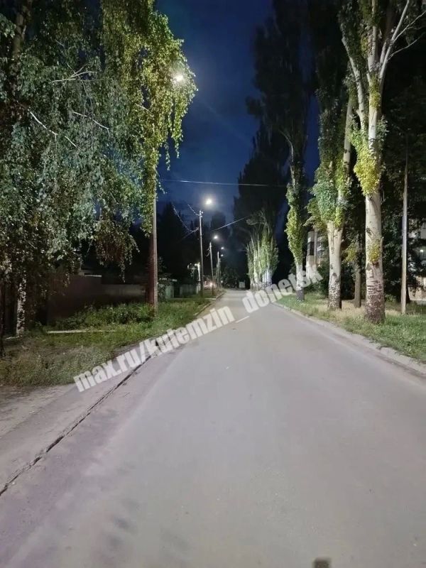 Специалисты предприятия «Донецкгорсвет» продолжают плановые работы по восстановлению систем наружного освещения в городе Специалисты предприятия «Донецкгорсвет» продолжают плановые работы по восстановлению систем наружного освещения в городе