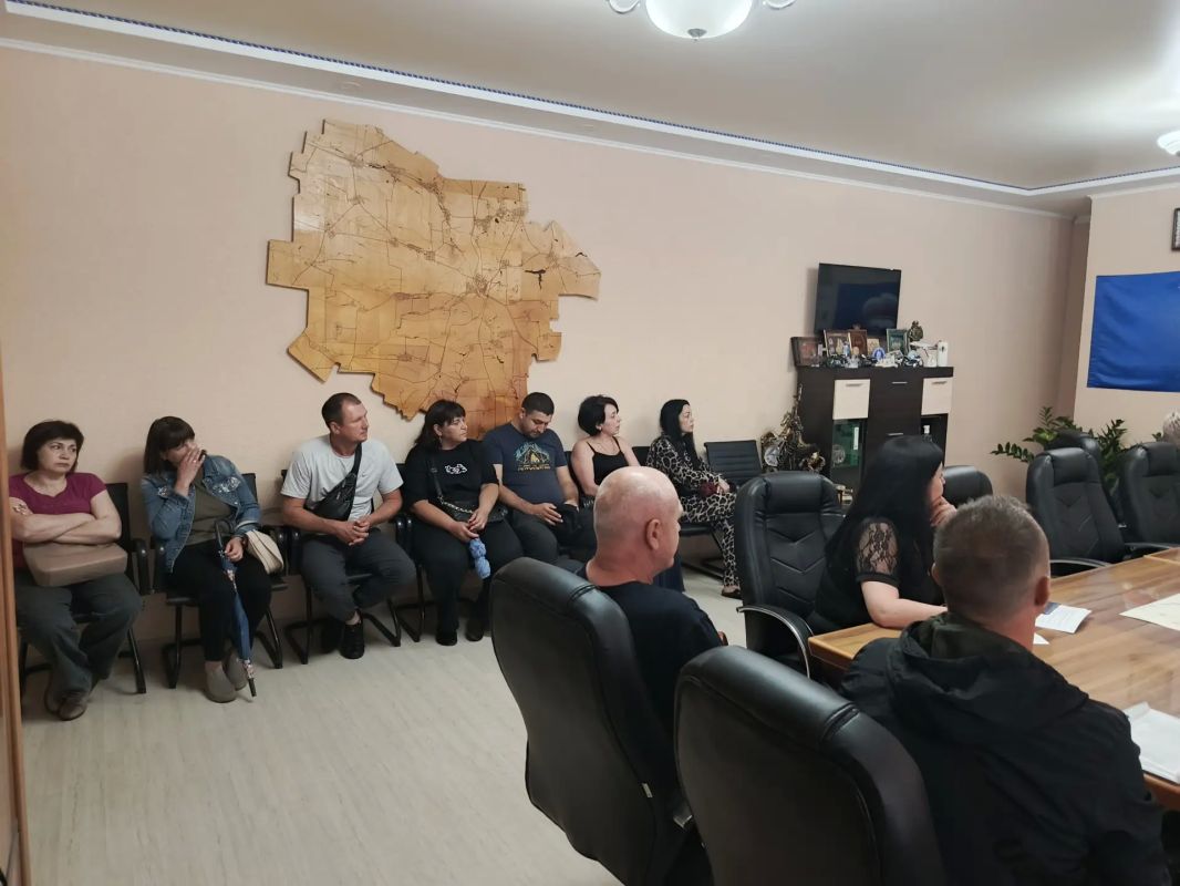 Константин Зинченко: Провел личный прием граждан совместно с руководителями профильных структурных подразделений администрации Волновахского муниципального округа Константин Зинченко: Провел личный прием граждан совместно с руководителями профильных структурных подразделений администрации Волновахского муниципального округа