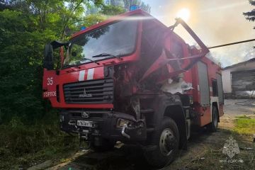 Сотрудник МЧС пострадал при тушении пожара после атаки БПЛА в Горловке